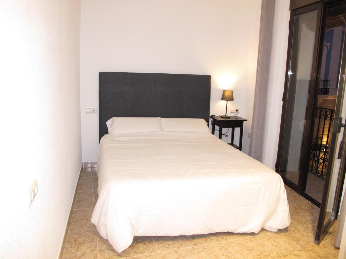 Apartamentos Romero Аликанте Екстериор снимка