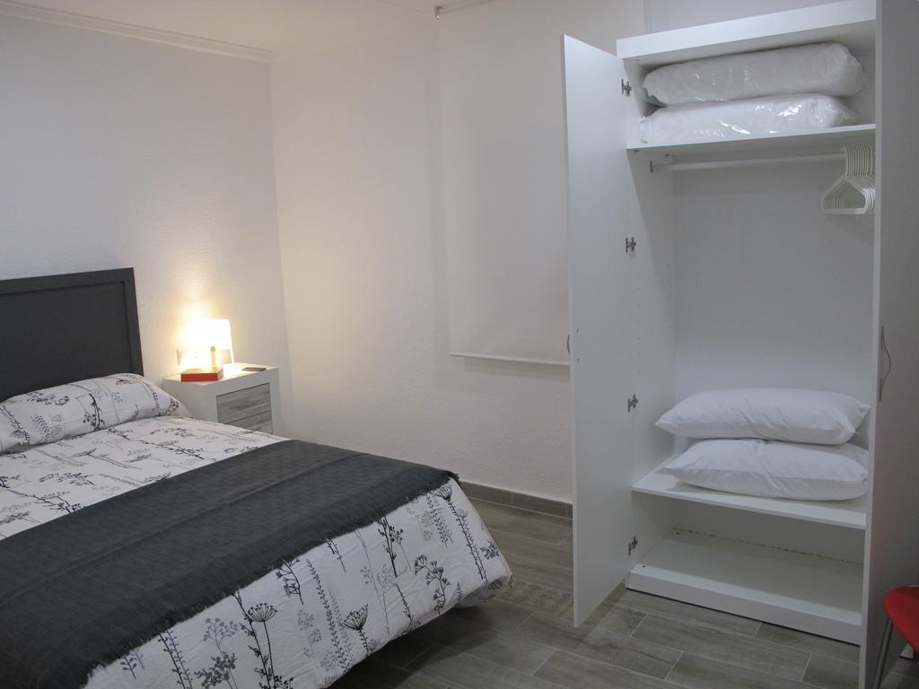 Apartamentos Romero Аликанте Екстериор снимка